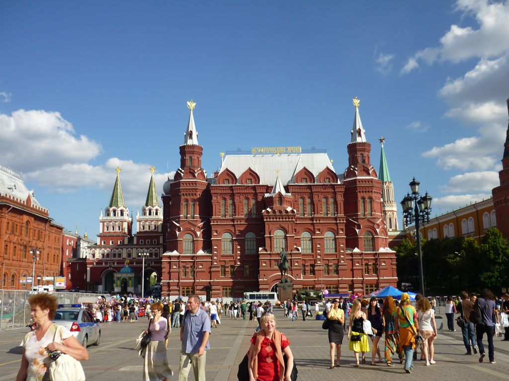Москва памятник Жукову Г.К. на Манежной площади