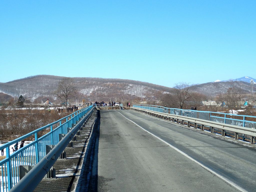 обрушение двух пролетов моста в Новолитовске