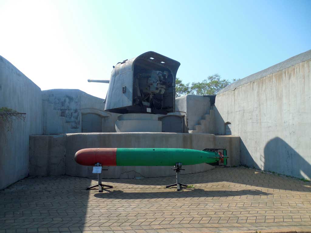 Торпеда и пушка во Владивостокской крепости