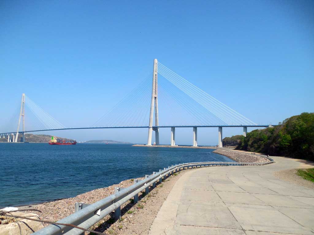 дорога к Новосильцевской батареи и мосту на Русском острове