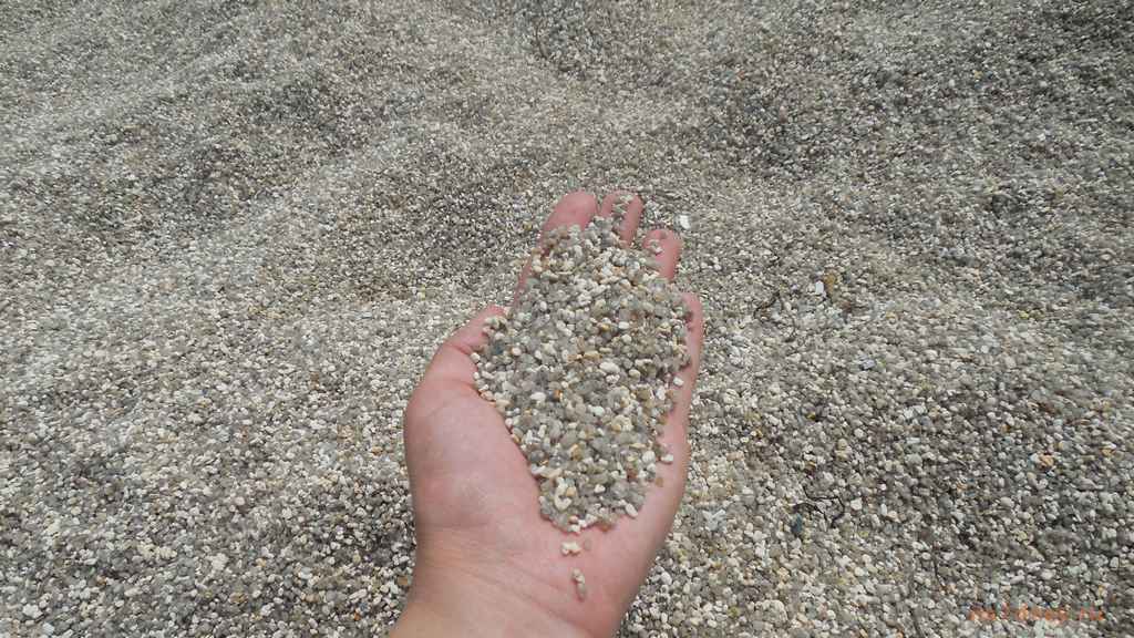 песок на пляже в Окуневой