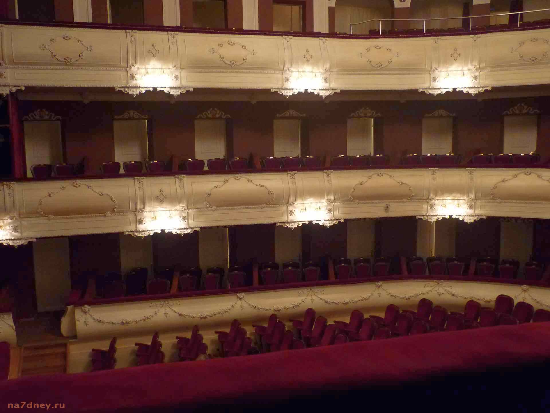 Театр имени Чехова Таганрог внутри